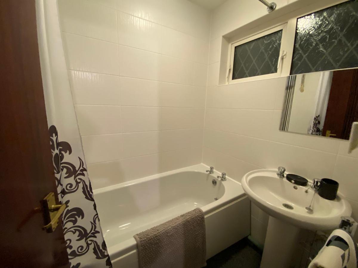 Serene 4Br In Harborne Close To Qe Hospital, Harborne Centre Birmingham Exterior photo